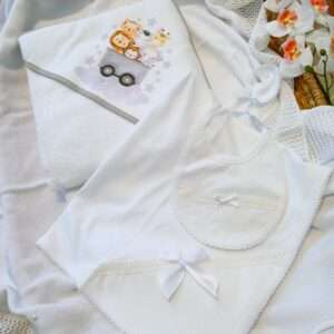 Set de Toalla, babero y manta cargador